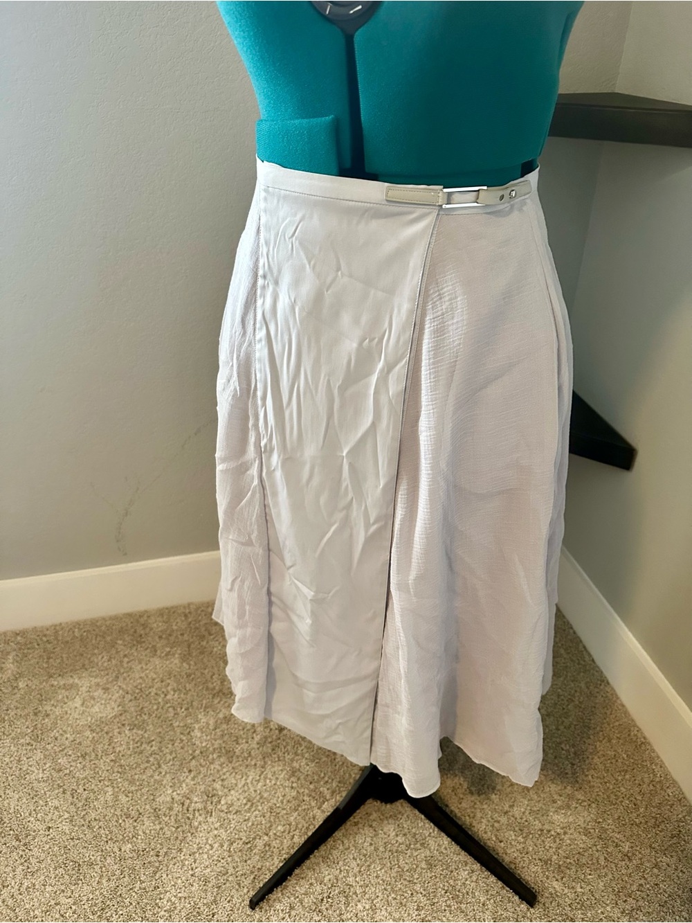 Halston Heritage Pale Gray Midi Skirt with Slim Accent Belt